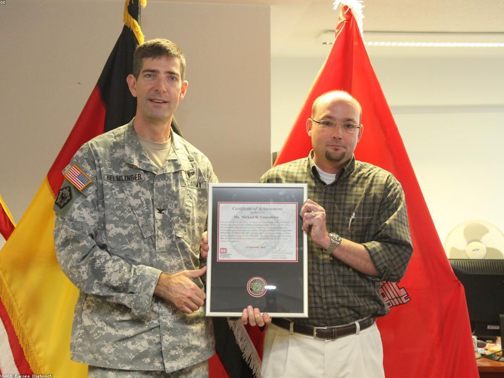 ការយល់ដឹងអំពីព្រឹត្តិការណ៍និងប្រណិញ្ញាបនបត្រ