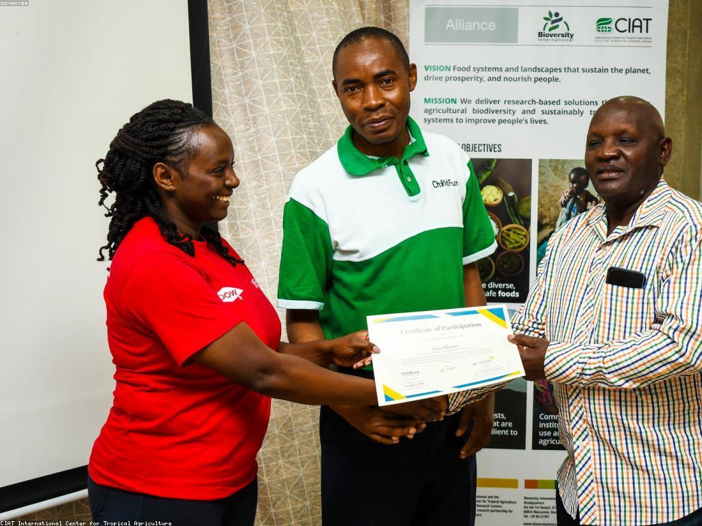 ព្រឹត្តិការណ៍និងប្រណិញ្ញាបនបត្រ